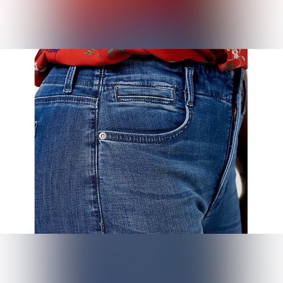 NYDJ High Rise Girlfriend Jean With
Hollywood Waistband - Lana - Picture 5 of 5